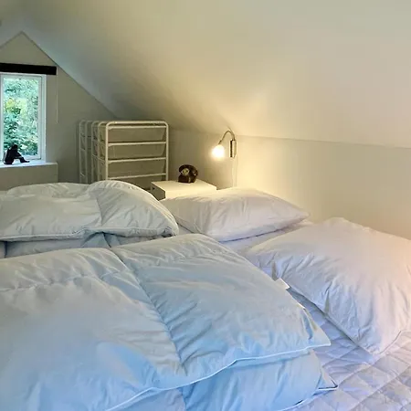 2 Bedroom Pet Friendly In *